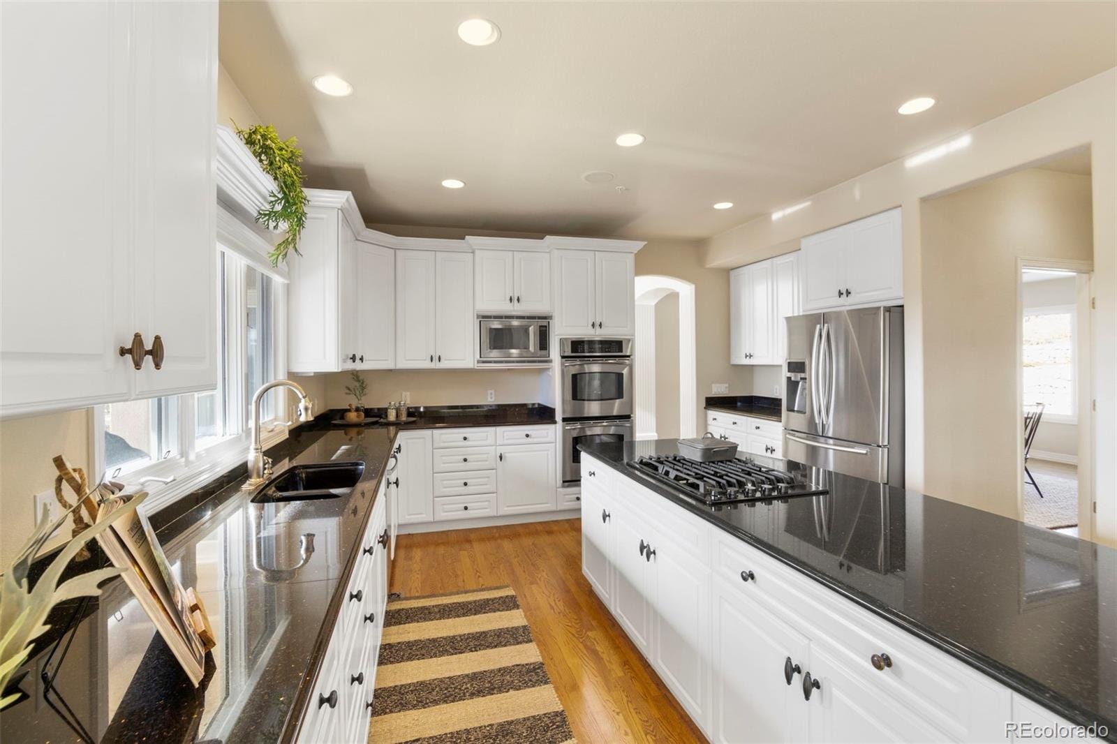 Sold 557 Remington Place Castle Rock Co 80108 Castle Pines Village 5 Beds 3 Full Baths 2 3 4 Baths 1 Half Bath 1 300 000 Sold Listing Mls 4117725